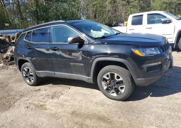 Jeep Compass cena 34000 przebieg: 96686, rok produkcji 2018 z Suchedniów małe 79